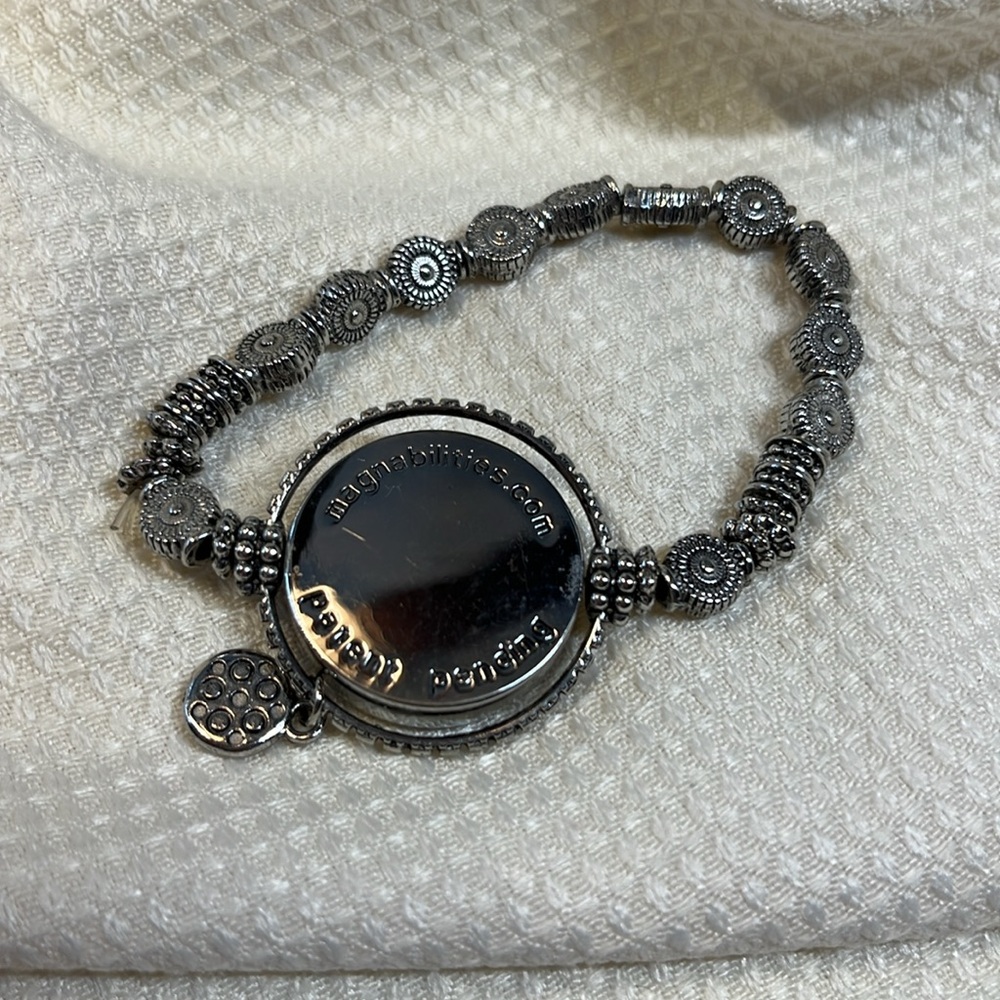 Magnabilities Bracelet - Picture 3 of 4